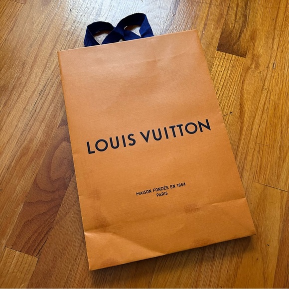 Authentic LV Gift Bag - Picture 3 of 6